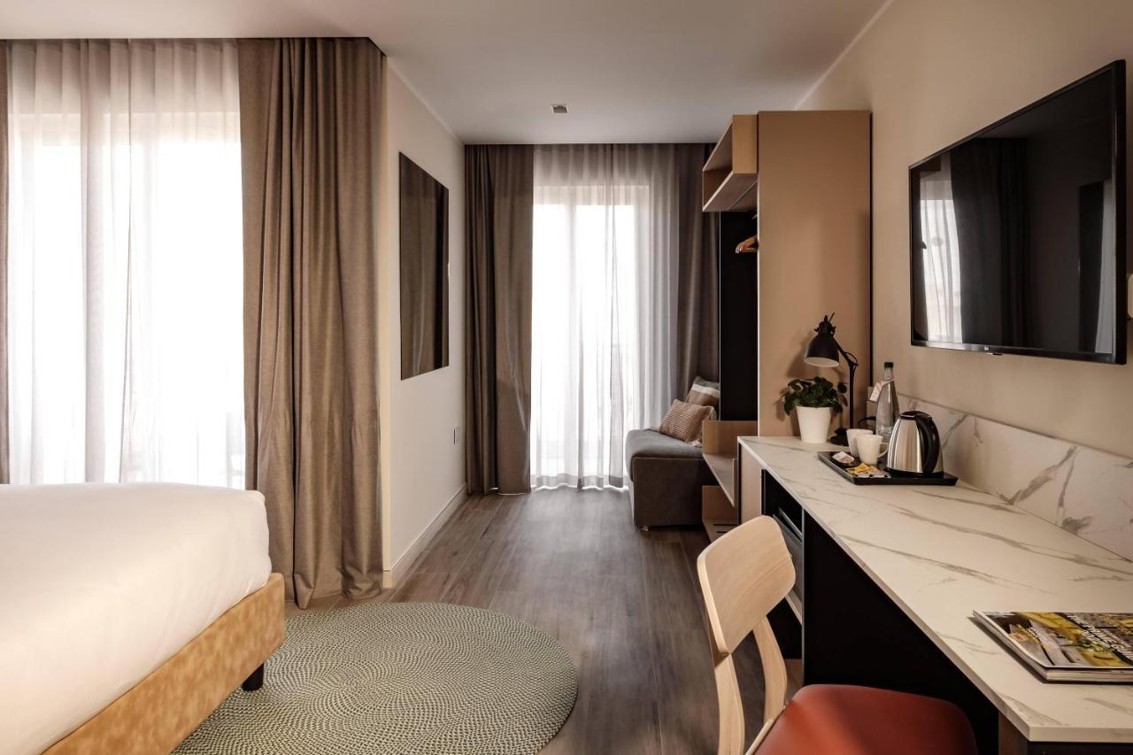 Strand Suites By Neu Collective Gzira Exteriör bild