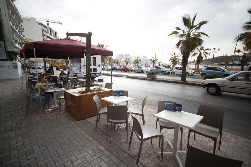 Strand Suites By Neu Collective Gzira Exteriör bild
